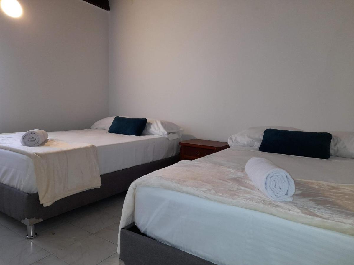 מדיין Road Living Home מראה חיצוני תמונה