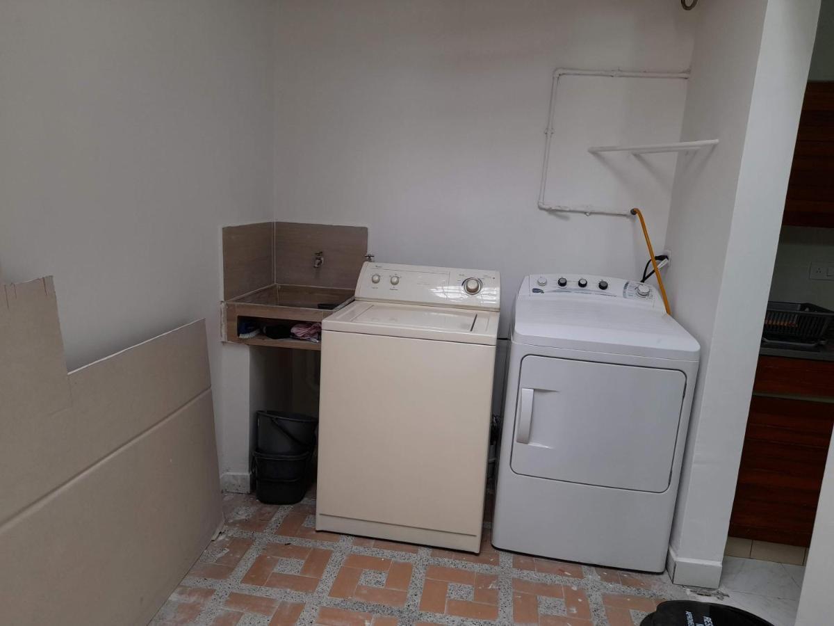 מדיין Road Living Home מראה חיצוני תמונה