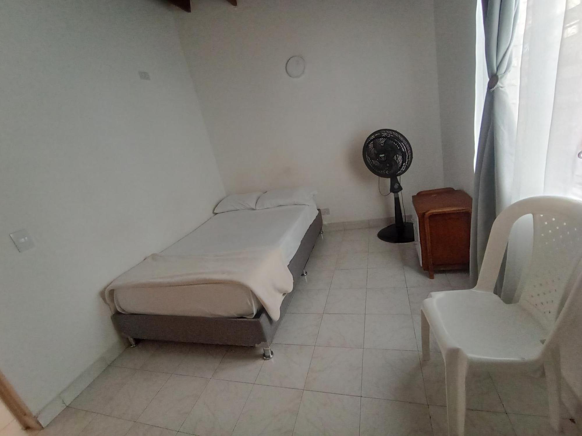 מדיין Road Living Home מראה חיצוני תמונה