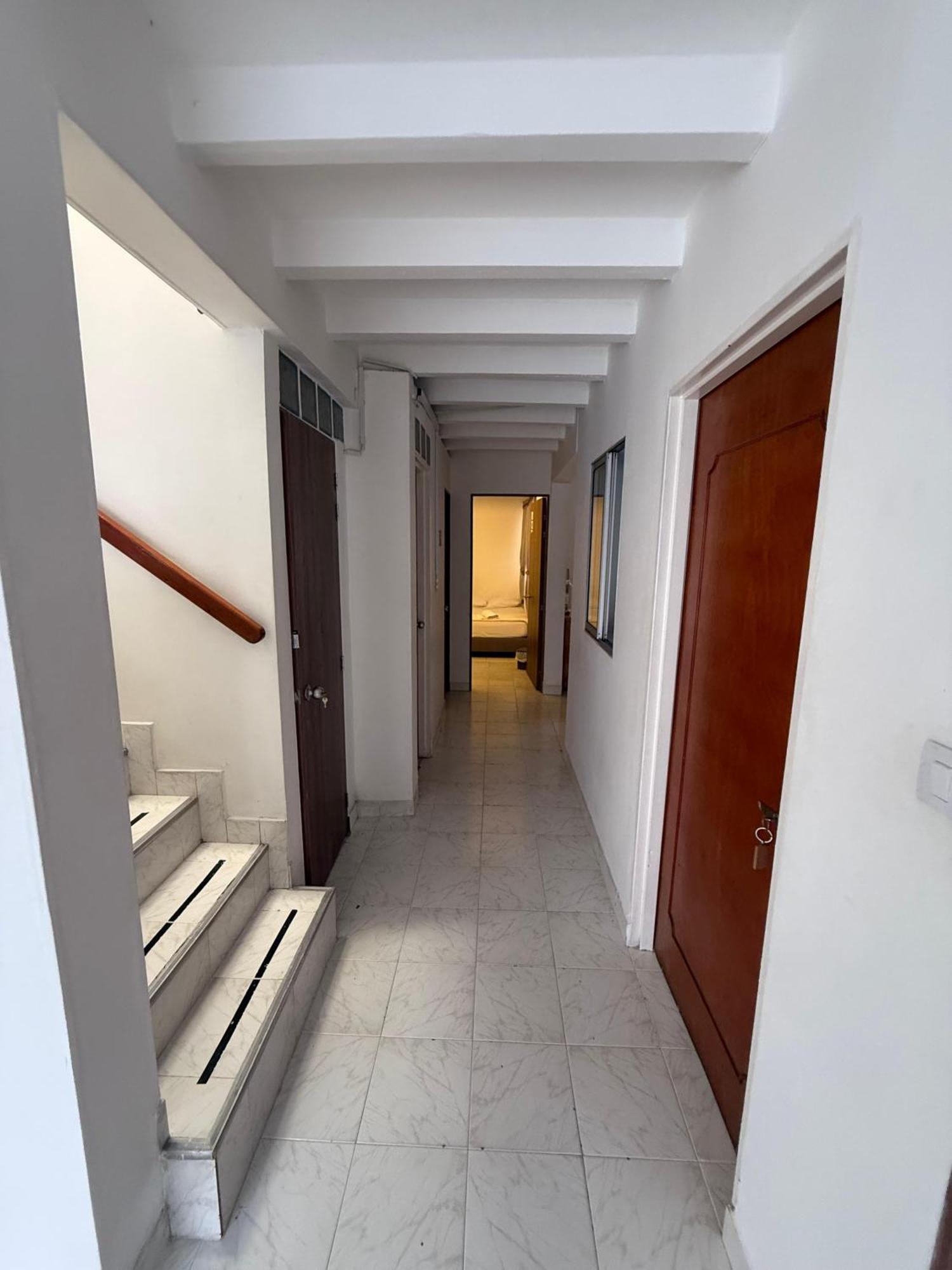 מדיין Road Living Home מראה חיצוני תמונה