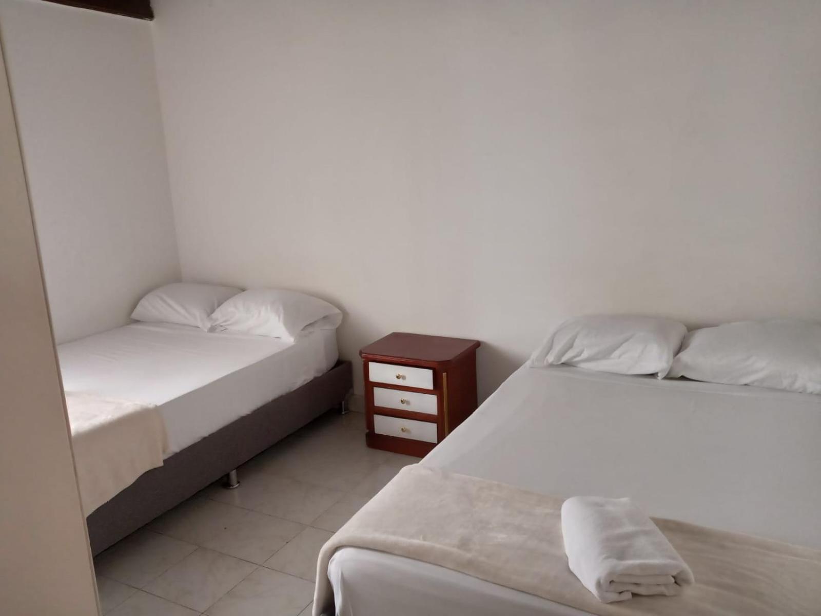 מדיין Road Living Home מראה חיצוני תמונה