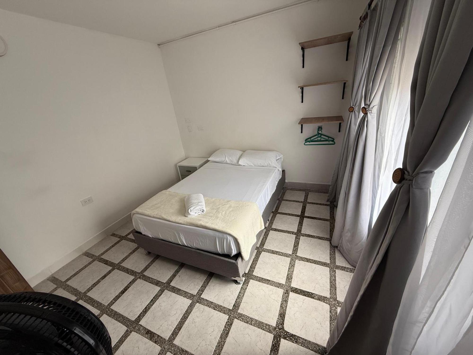 מדיין Road Living Home מראה חיצוני תמונה